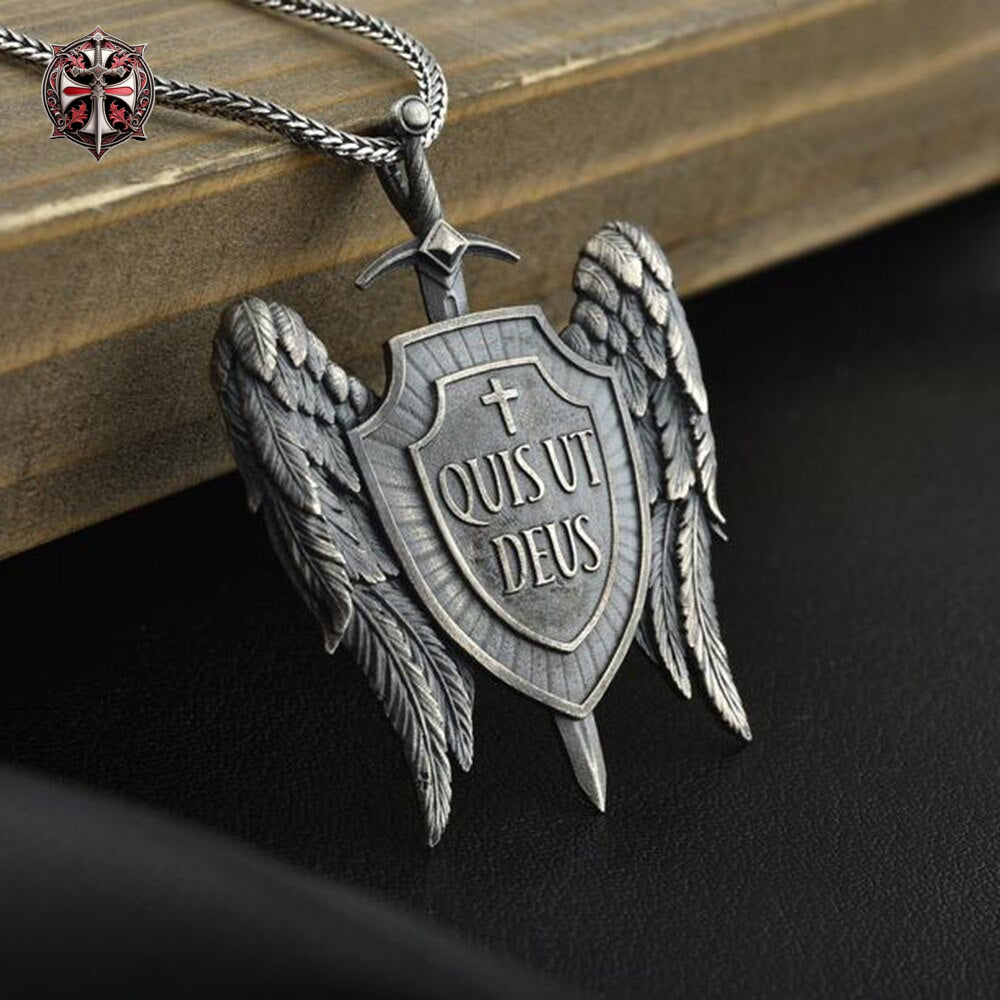 Collier Quis Ut Deus