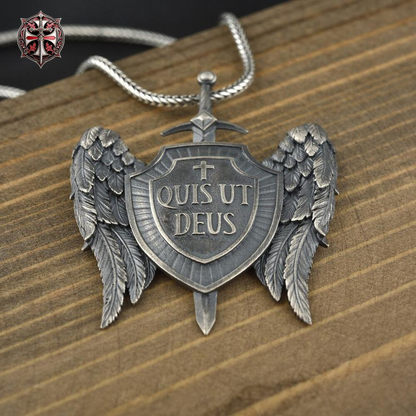 Collier Quis Ut Deus