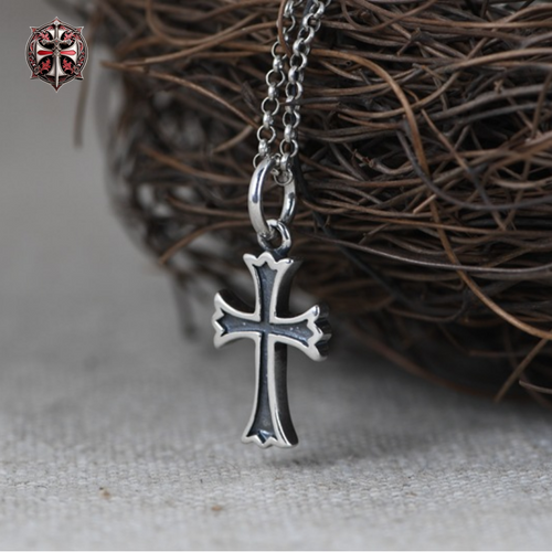 Collier Croix Médiévale Templier
