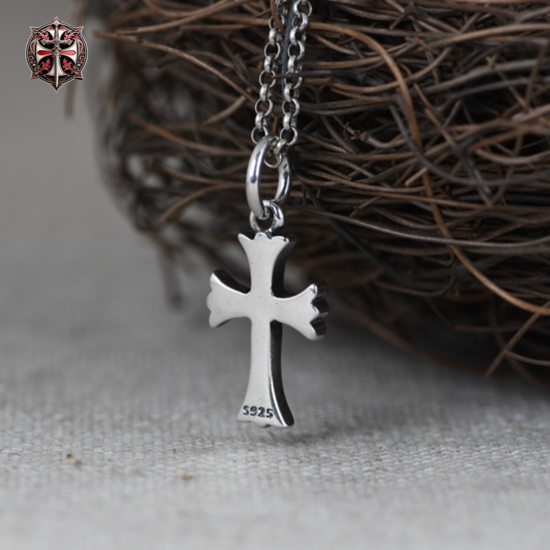 Collier Croix Médiévale Templier
