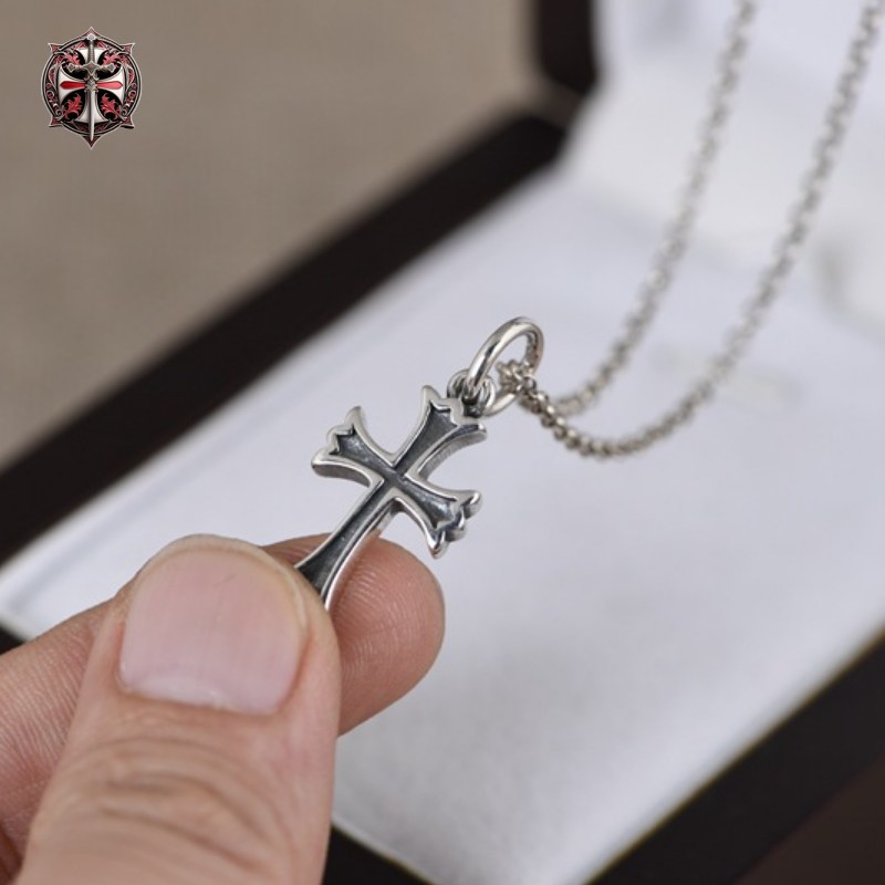 Collier Croix Médiévale Templier